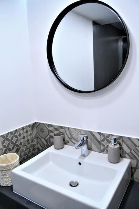Dock33 - Comfort Loft In Catania Center المظهر الخارجي الصورة